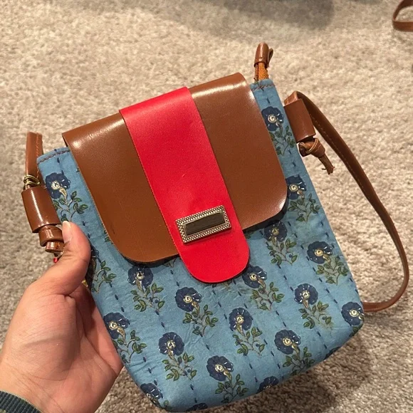 Floral Blue and Red Crossbody Bag - Picture 1 of 2